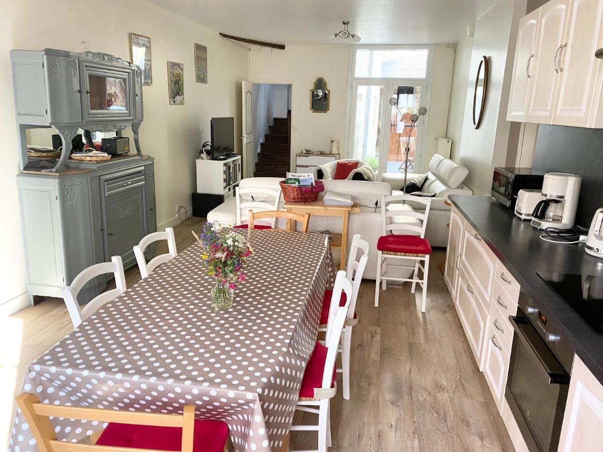 La Maison Des Remparts - Gite 3 Etoiles Pour 8 Pers A Loches Ngoại thất bức ảnh